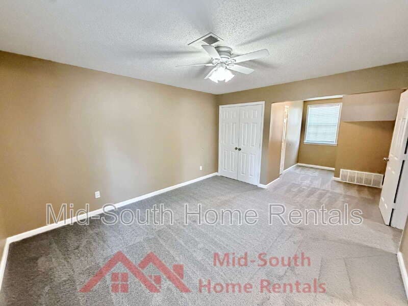 Memphis House: 5667 Crievewood Dr