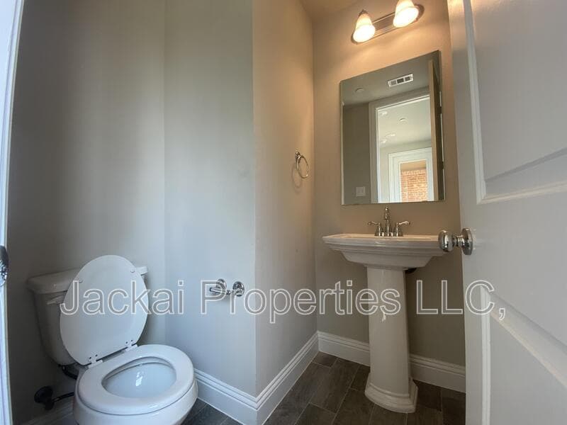 Euless Townhome: 801 Ponds Edge Lane