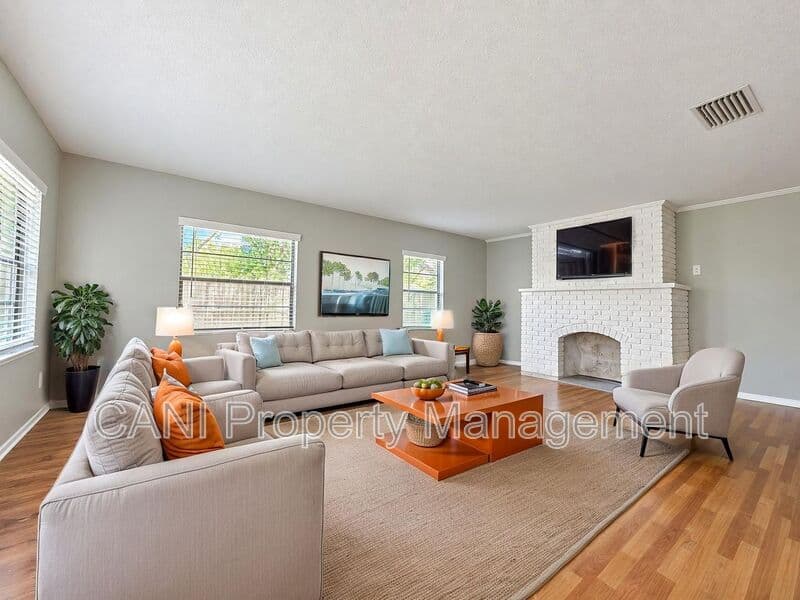 Longwood Condo: 326 East Palmetto Avenue