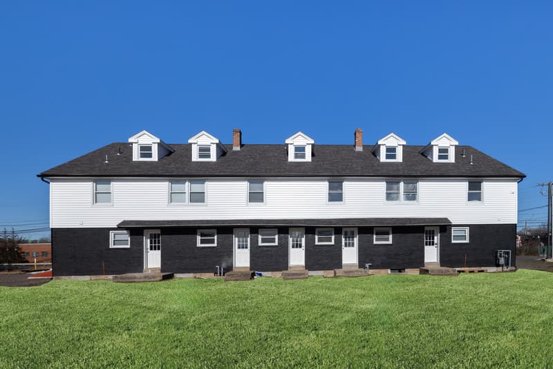 Southington House: 28 Aircraft Road
