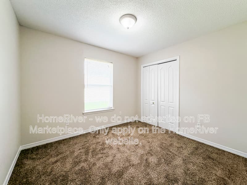 Navarre House: 6609 Codell St