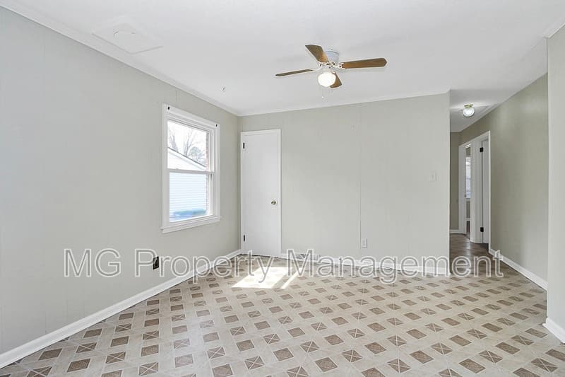 Pineville House: 243 Eden Circle