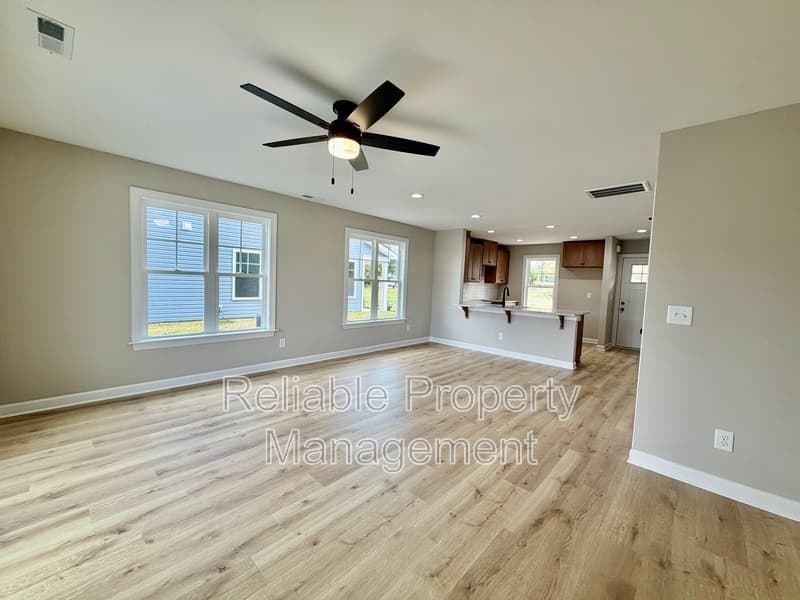 Pine Level Townhome: 426 W Main St