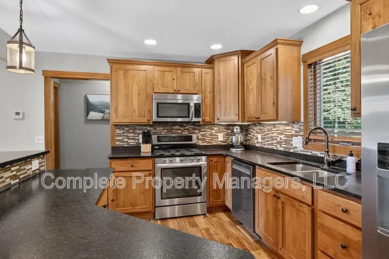 New Richland House: 23619 180th Street