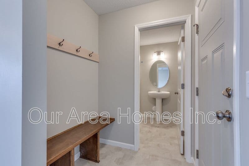 Big Lake House: 595 William St