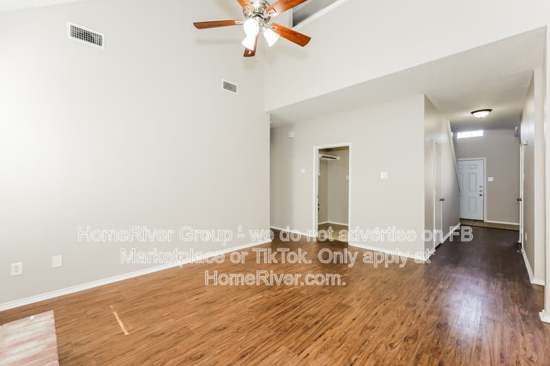Duncanville House: 542 Alameda Ave