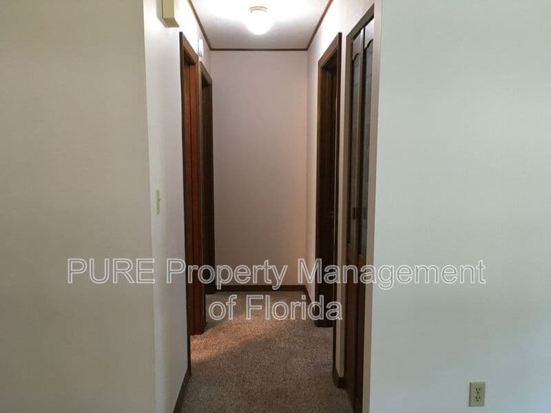 Ocala House: 3242 NE 32 Avenue