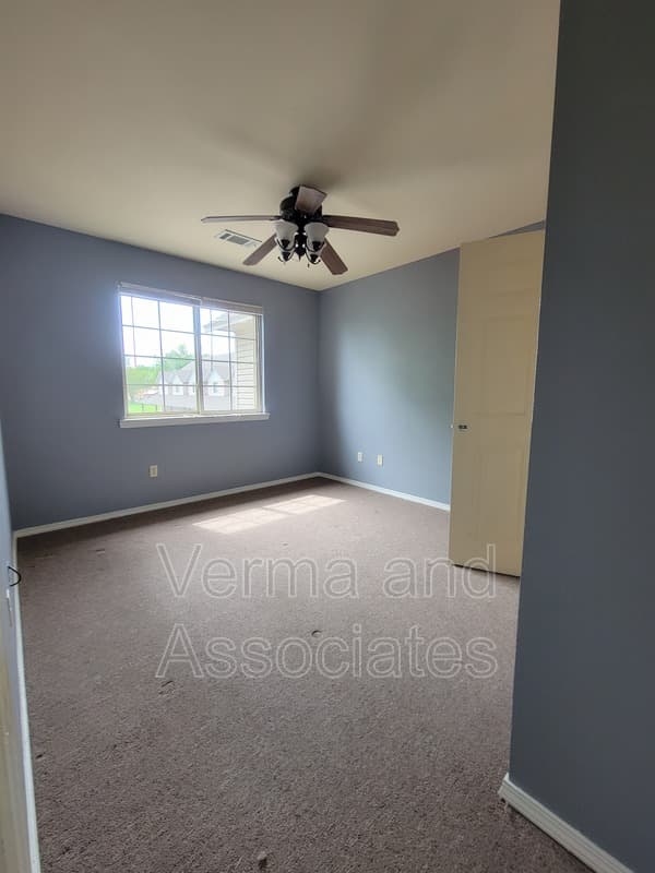 Centerton Townhome: 192 Fair St