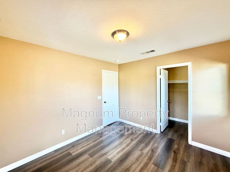 Lake Elsinore House: 34089 Dianthus Ln