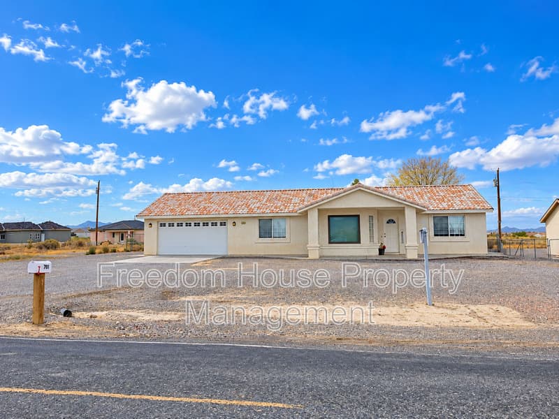 Pahrump House: 701 Mount Charleston Drive