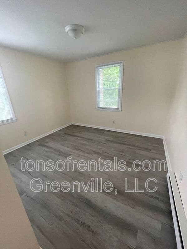 Spartanburg House: 691 Fairfax Street