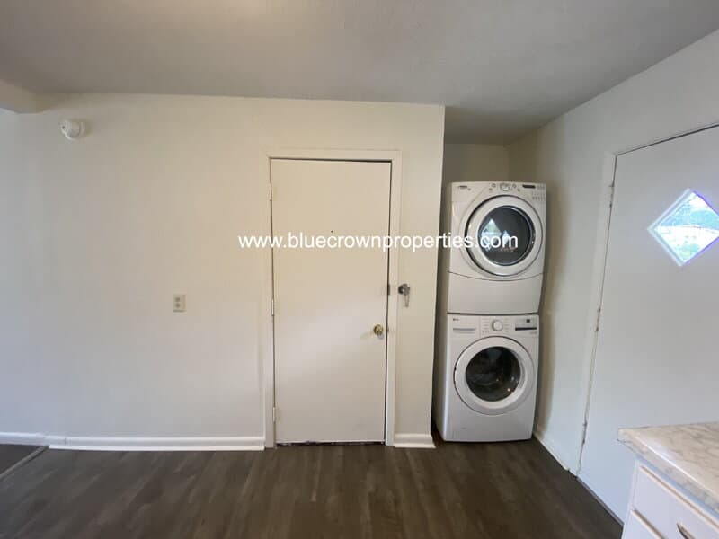Mesquite House: 1701 Longview St