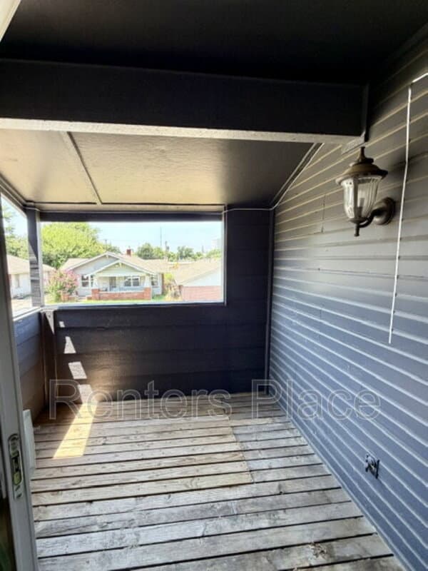 Tulsa House: 1207 South Quaker Avenue