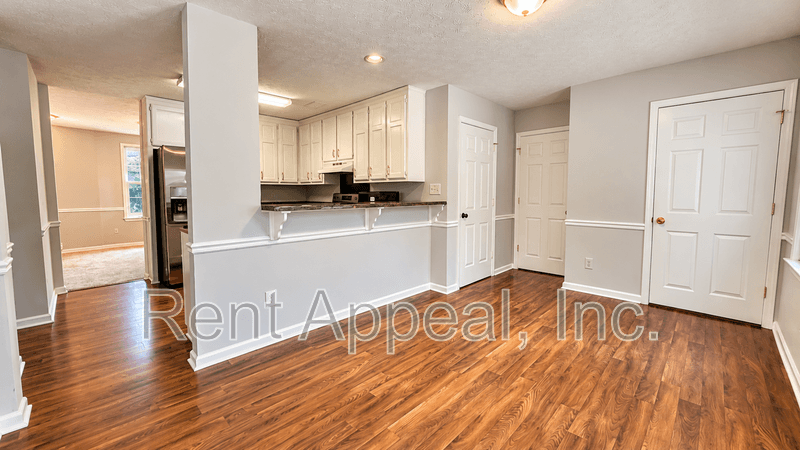 Loganville House: 4284 Fiddlers Bnd