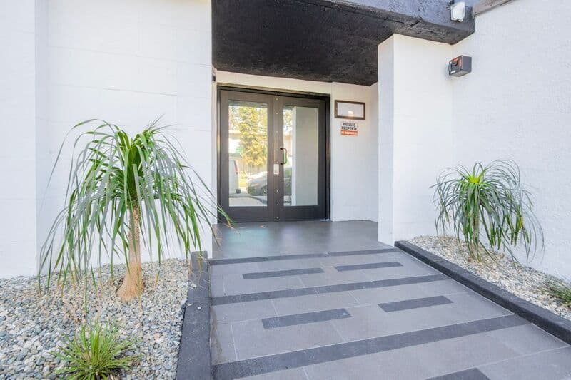 Valley Village Condo: 5807 Laurel Canyon Boulevard