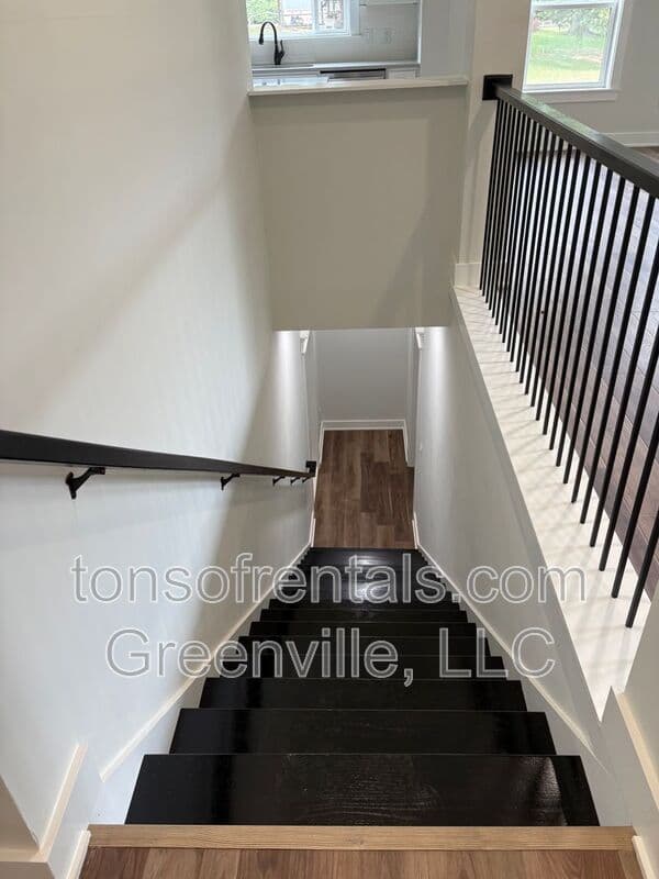 Pendleton House: 890 Crenshaw St.