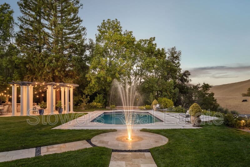 Danville House: 4482 Deer Ridge Rd
