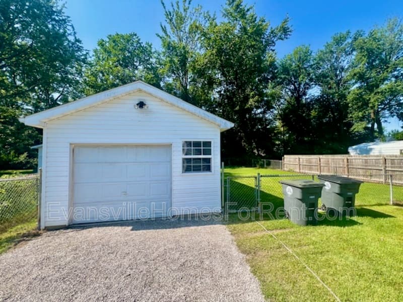 Evansville House: 3223 Coker Avenue