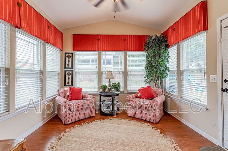 Greer House: 3 Keelin Ln