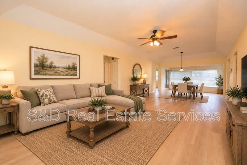 Lakeland House: 1774 Birchwood Loop