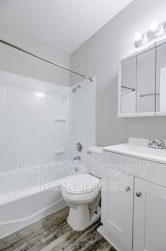Lincoln House: 1218 E St