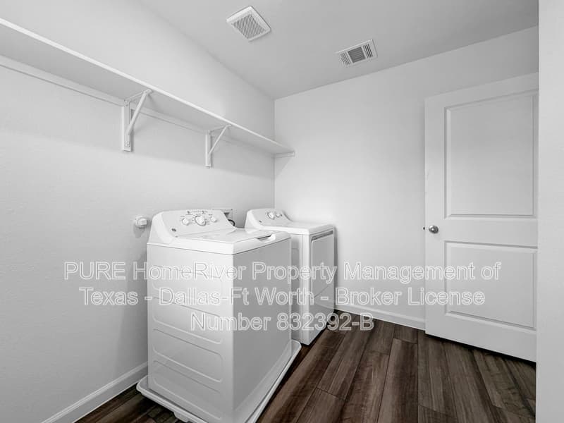Melissa House: 2213 Burnwood St