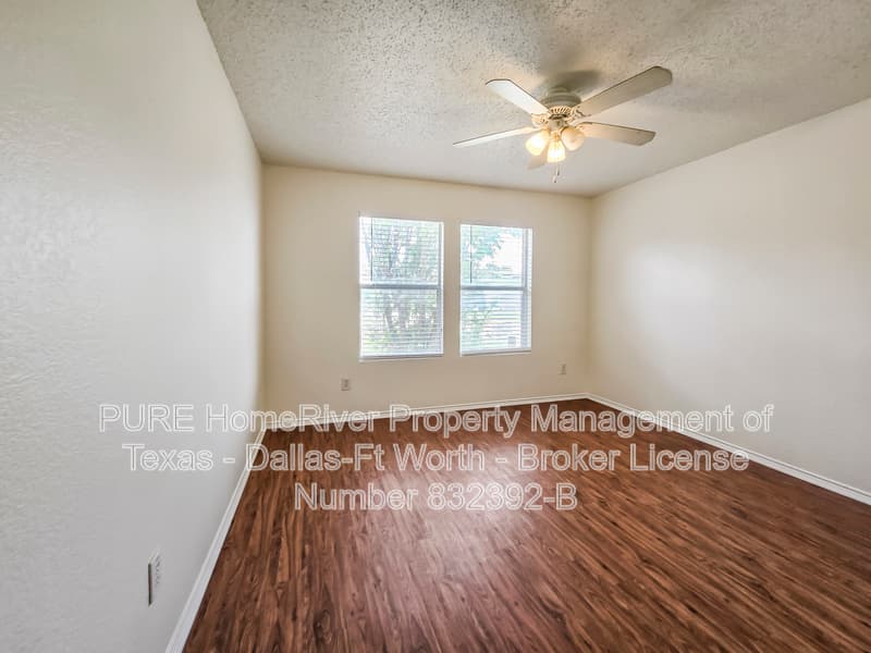 Arlington House: 8011 Mosstree Dr