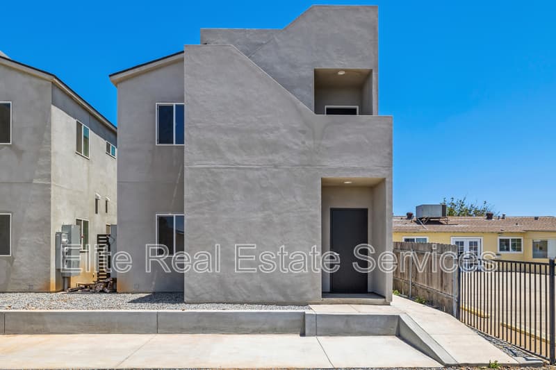 San Diego Condo: 3315 Clairemont Mesa Boulevard - 2