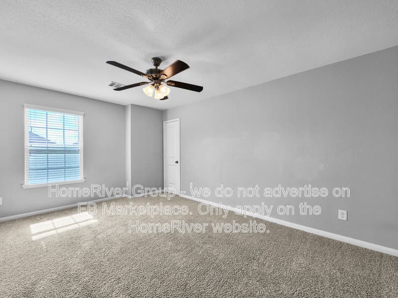 Houston House: 10311 Urban Oak Trl