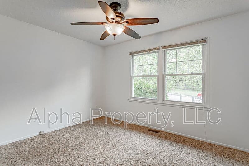 Greer House: 134 Saturn Lane