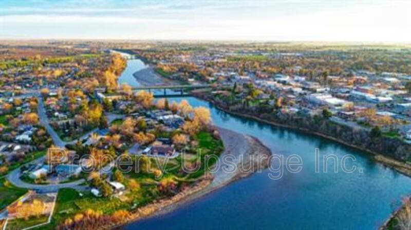 Red Bluff Condo: 905 Lakeside Dr