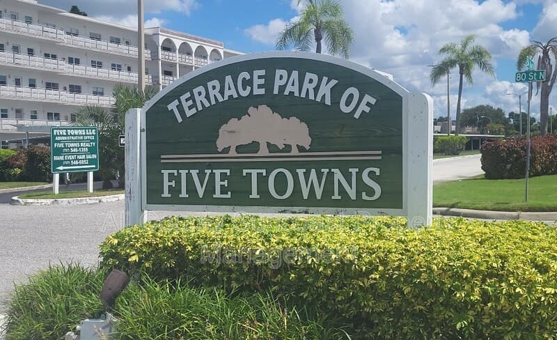 St.Petersburg Condo: 5970 80th St N #407