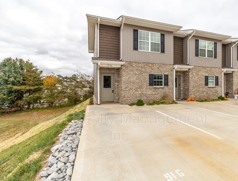 Louisville Condo: 916 Warrior Hill Drive - 1