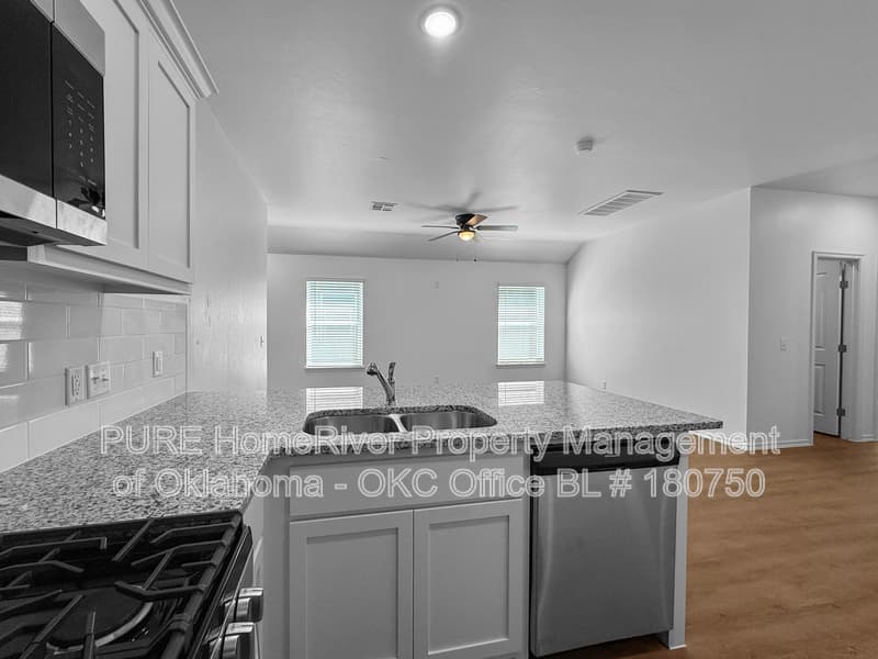 YUKON Condo: 10624 SW 16TH TER