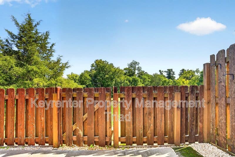 High Point House: 3779 Shadow Ridge Drive