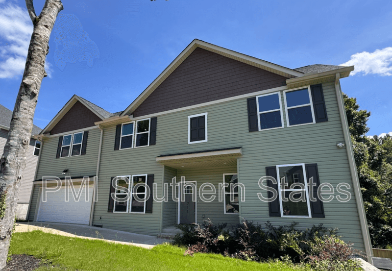 Greenville House: 711 Rockcliff St