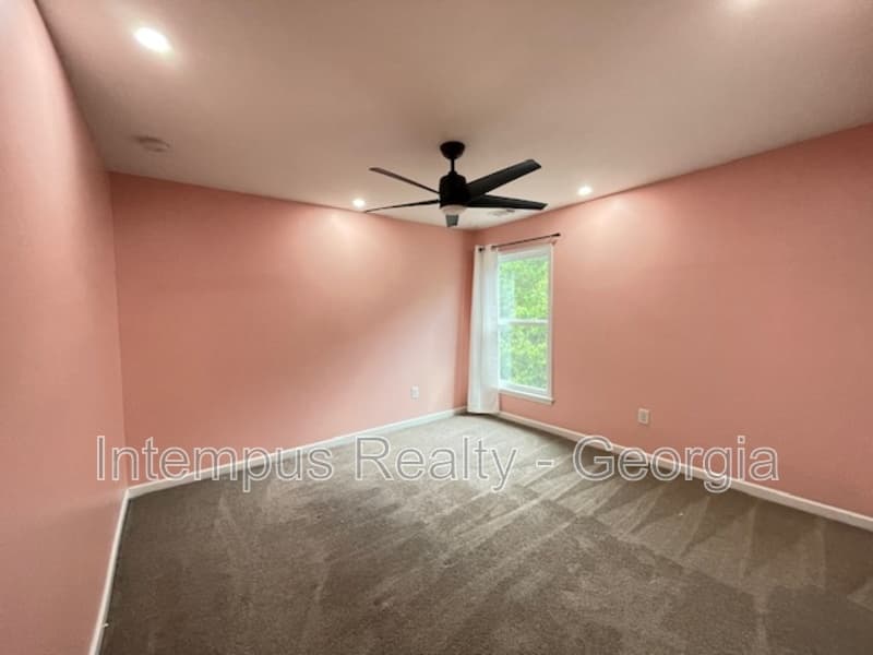Powder Springs House: 3816 Thackary Dr