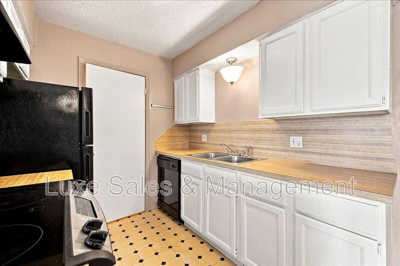 Oklahoma City Condo: 3200 W. Britton Road