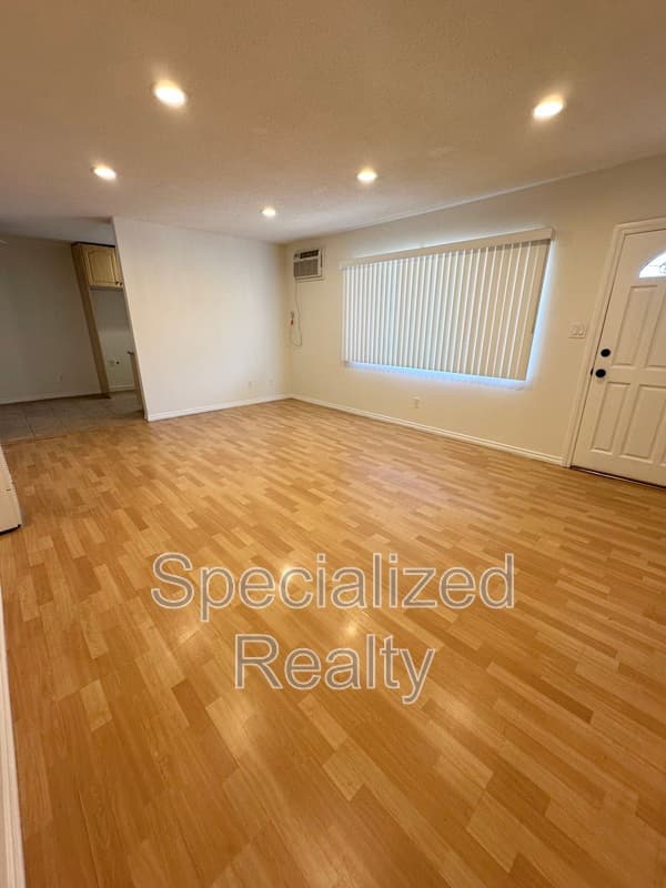 Glendale Condo: 504 Hill Drive