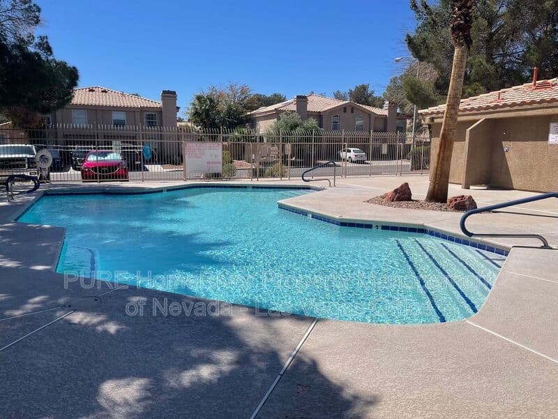 Henderson House: 2832 Mill Point Dr.