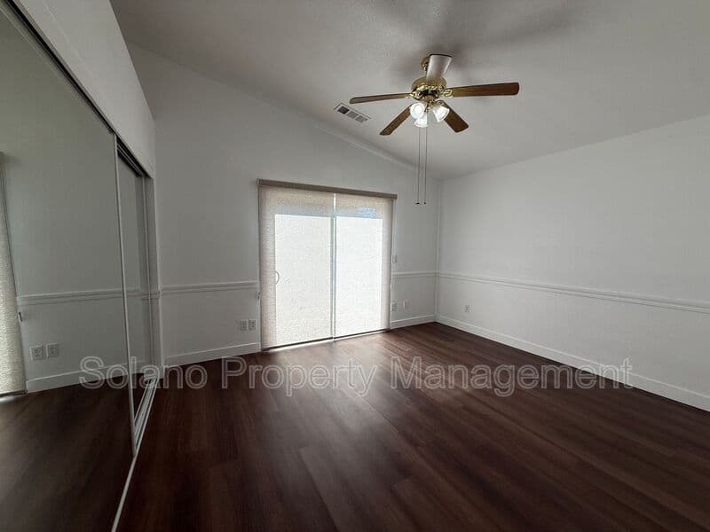 Dixon House: 1030 Windmill Dr