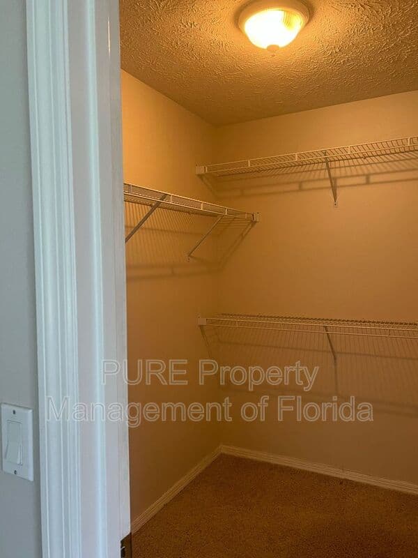 Belleview House: 5918 SE 129th Place