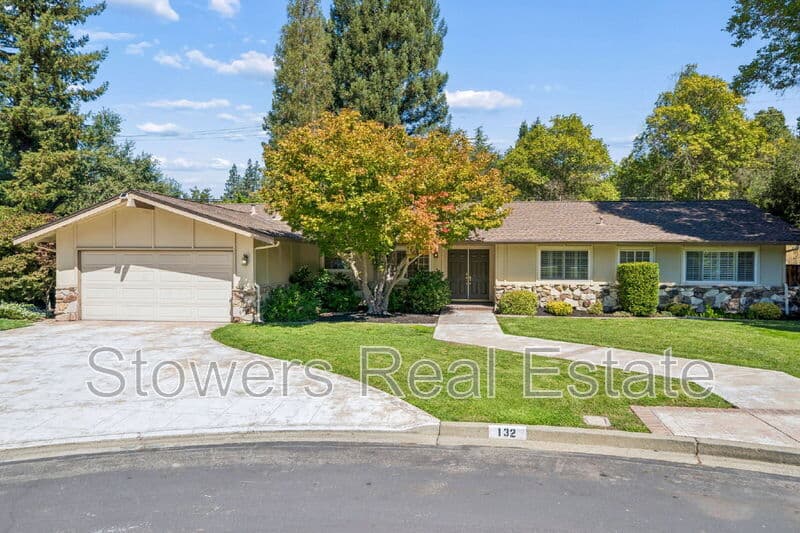 Danville House: 132 Glen Ct