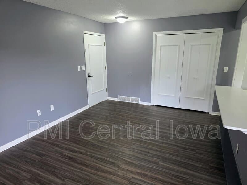 West Des Moines Condo: 1100 50th Street