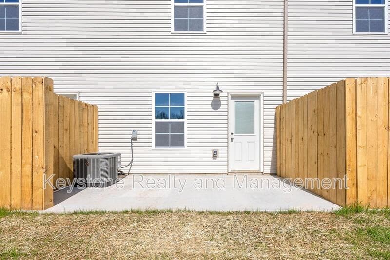 Clarksville Townhome: 940 Britton Springs Road