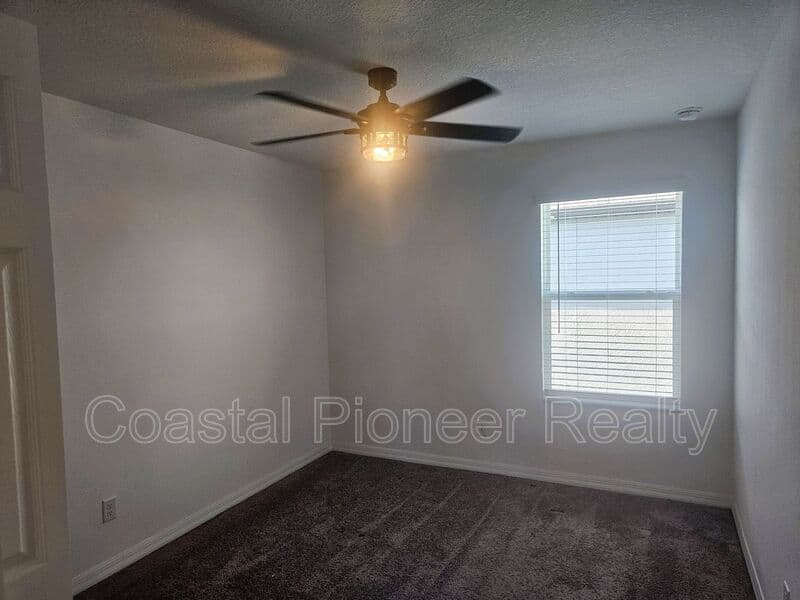 Tampa House: 16073 Sonoma Grove Cir