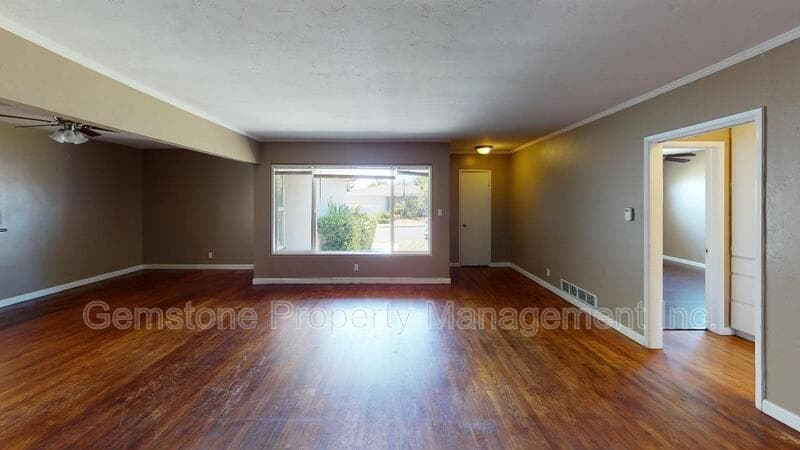San Diego House: 5744 Mary Lane Dr