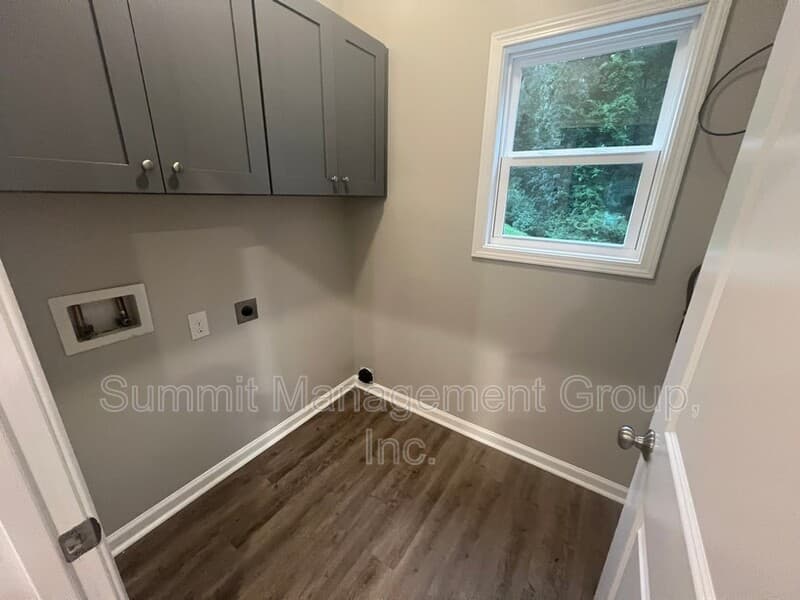 Madison Condo: Bostwick Hwy - 1563