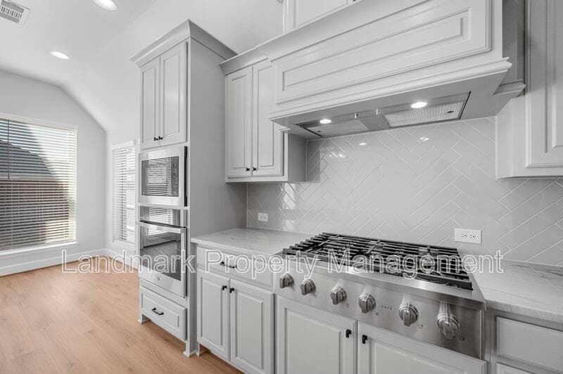 Mansfield House: 1822 Buckeye Lane