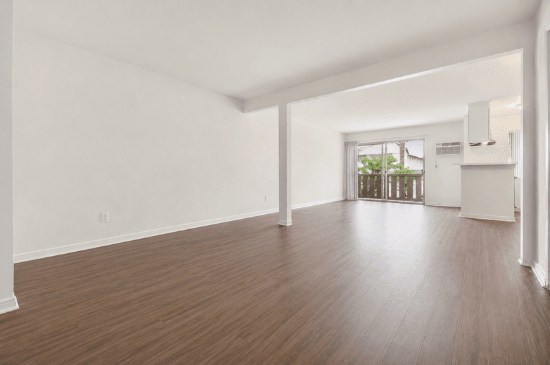 Reseda Condo: 7722 Reseda Blvd 109